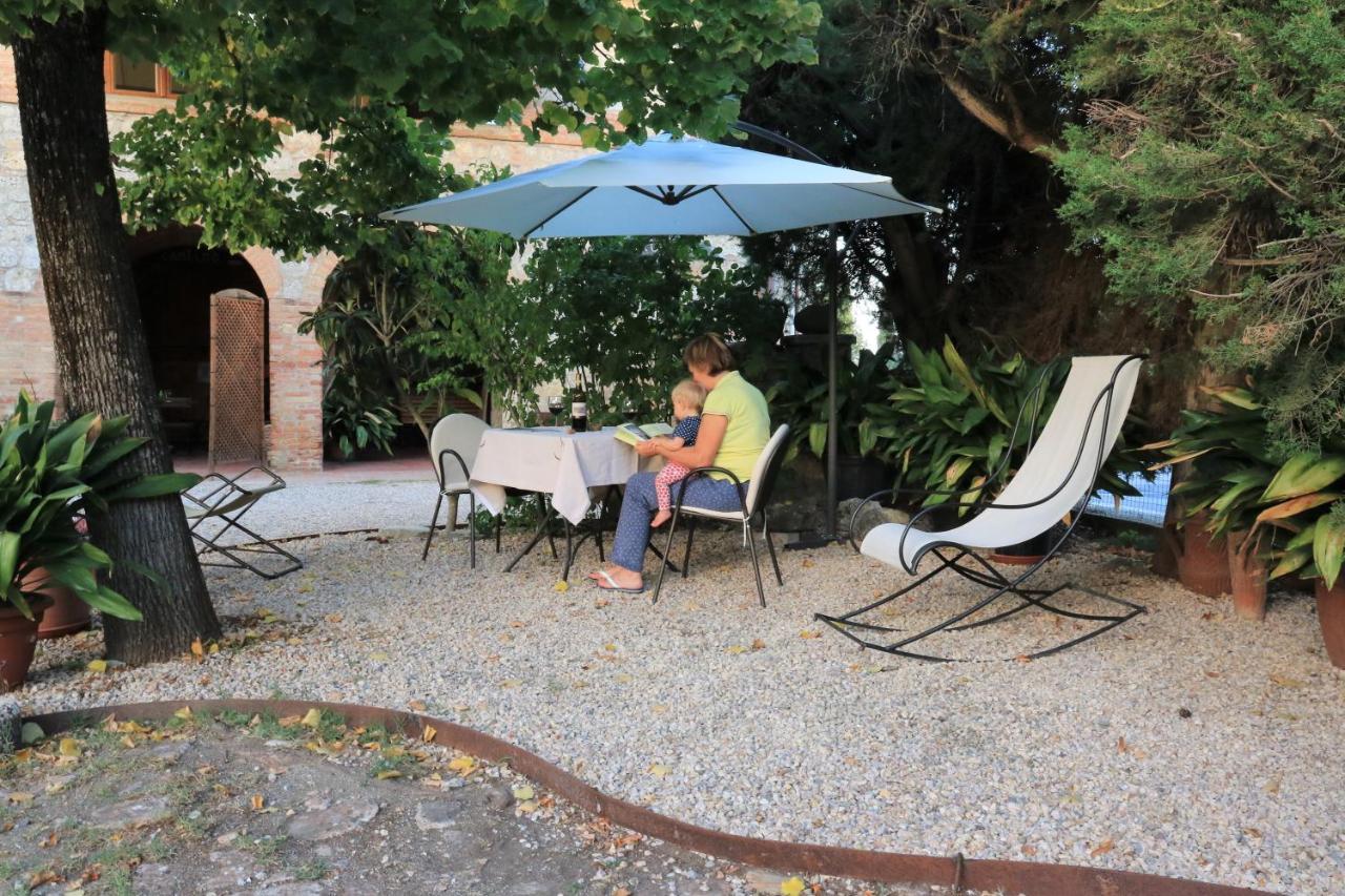Agriturismo La Roverella Monteroni dʼArbia Εξωτερικό φωτογραφία