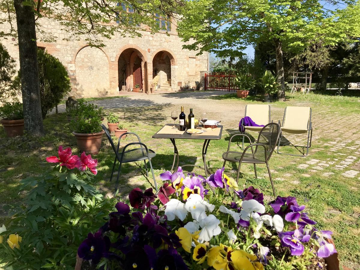 Agriturismo La Roverella Monteroni dʼArbia Εξωτερικό φωτογραφία